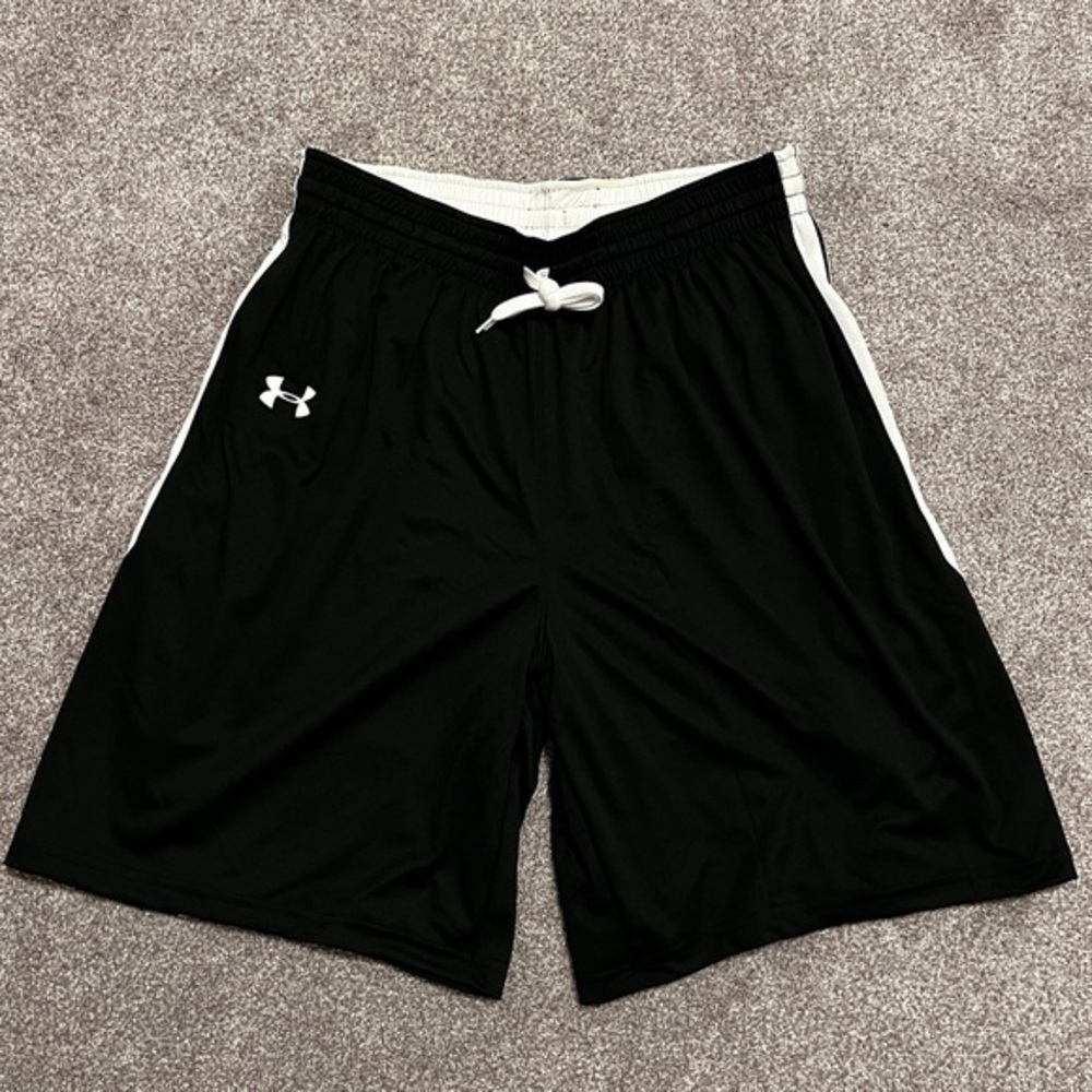 NWOT Under Armour Reversible Shorts Size Medium